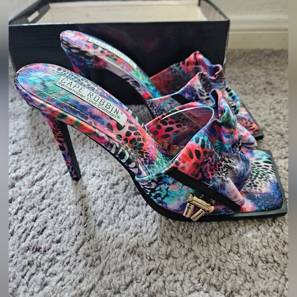 NWT✨️♥️Cape Robbin Multicolor Women's Heels